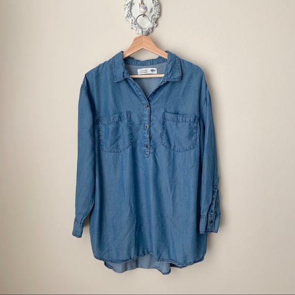Old Navy Tops - 💜 Old Navy Maternity denim 1/4 button up shirt